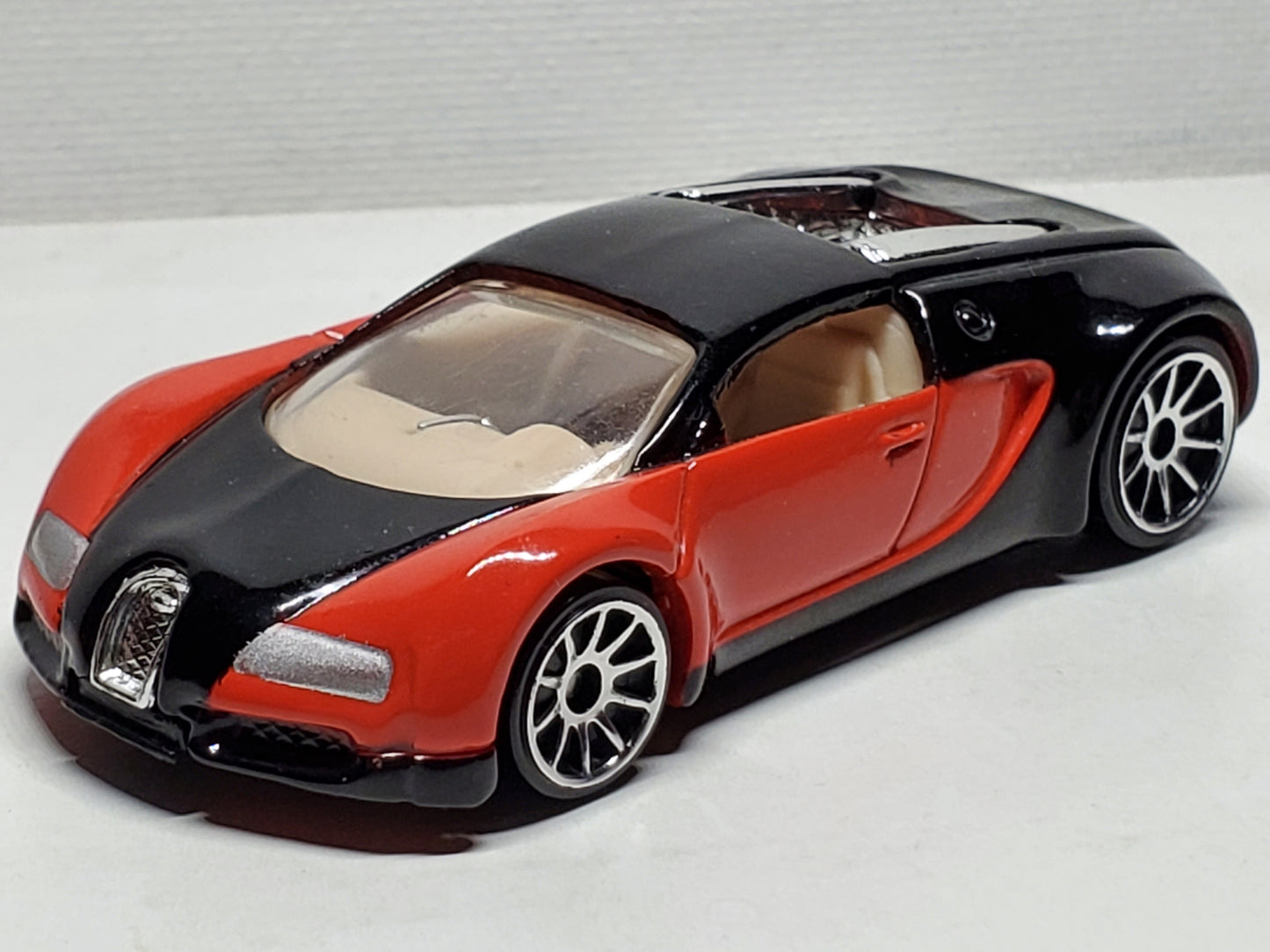 Hot Wheels Buggati Veyron 2003 First Editions Series 18/42 Harla Hotwheels Diecast