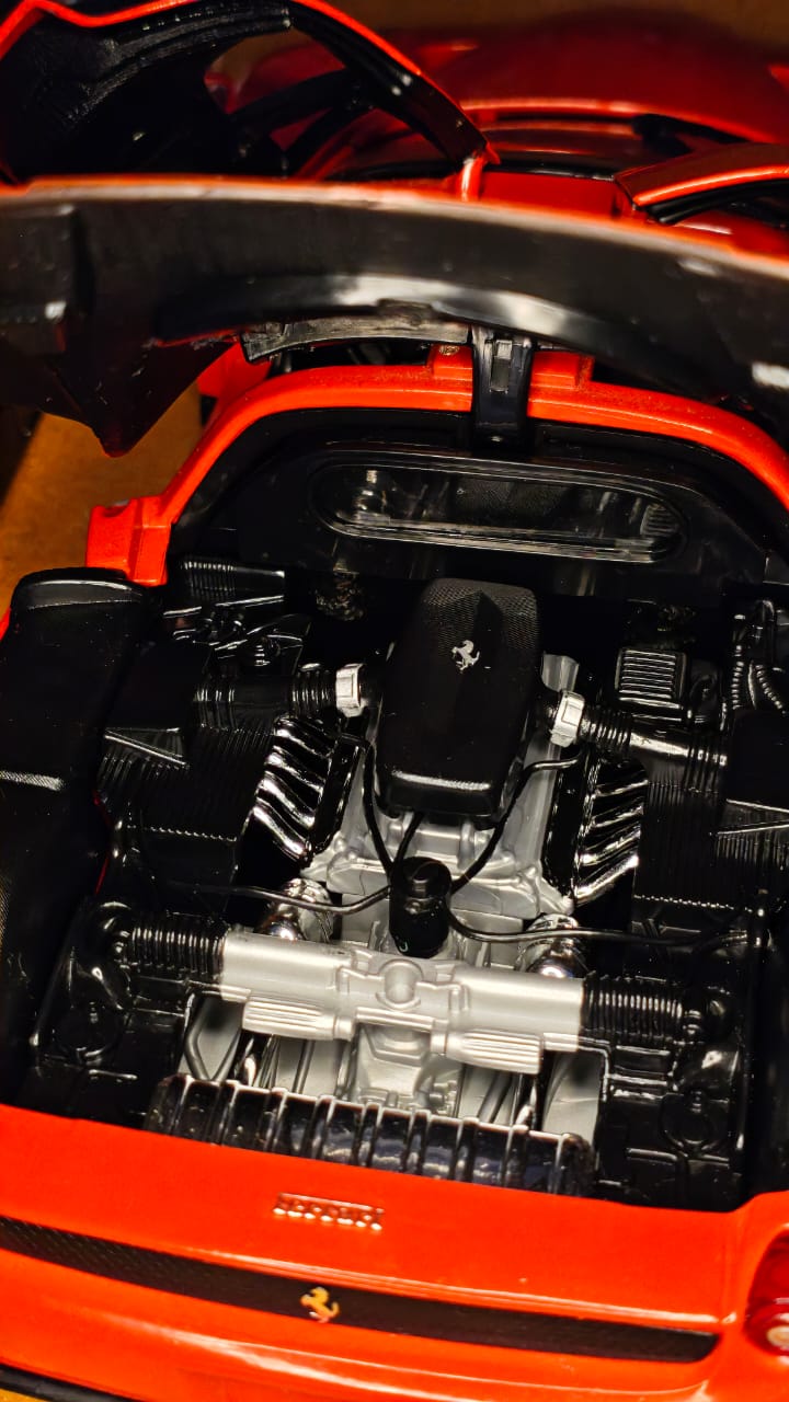 Hotwheels ENZO FERRARI 1:18 Official licenced 2002 USA Harla Hotwheels Diecast