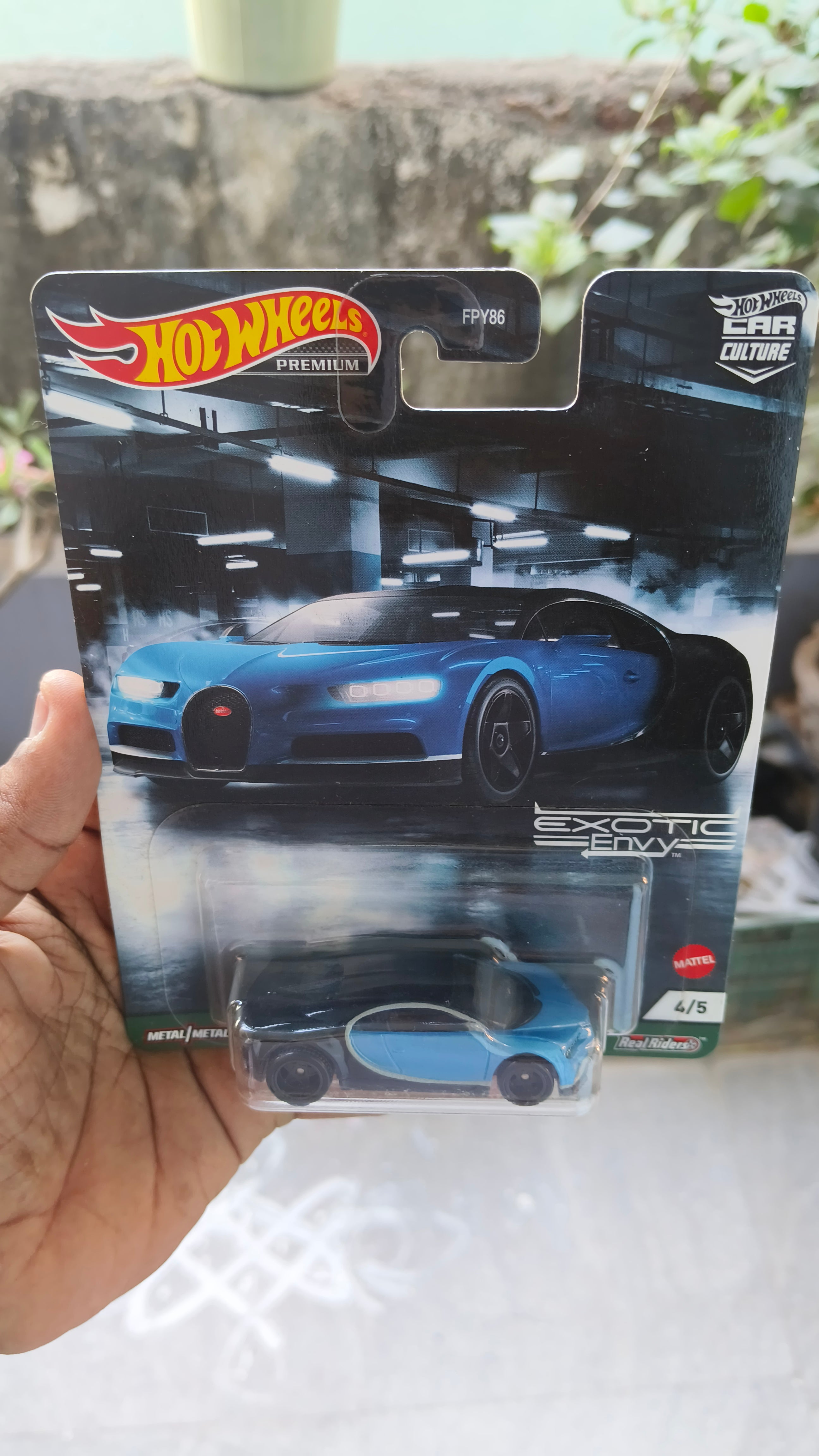Hot Wheels Exotic Envy 16 Buggati Chiron (US imported card) - Harla Hotwheels Diecast 