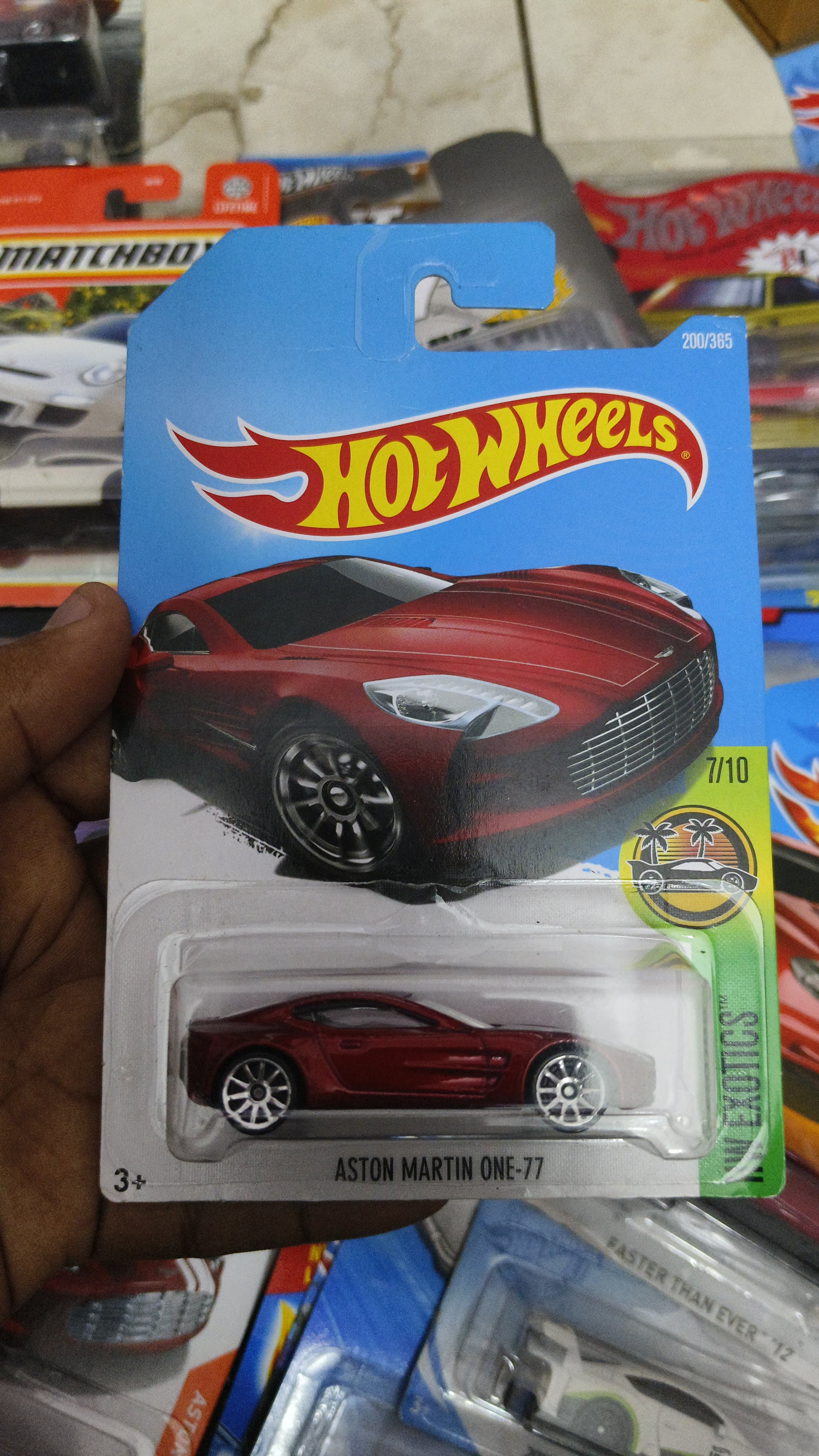 Hot Wheels Aston Martin One-77 Hotwheels Mainline's (Imported)