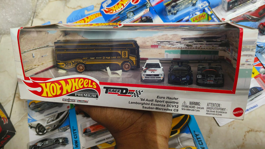 Hot wheels Premium Lamborghini Diorama 4 Pack - Harla Hotwheels Diecast 