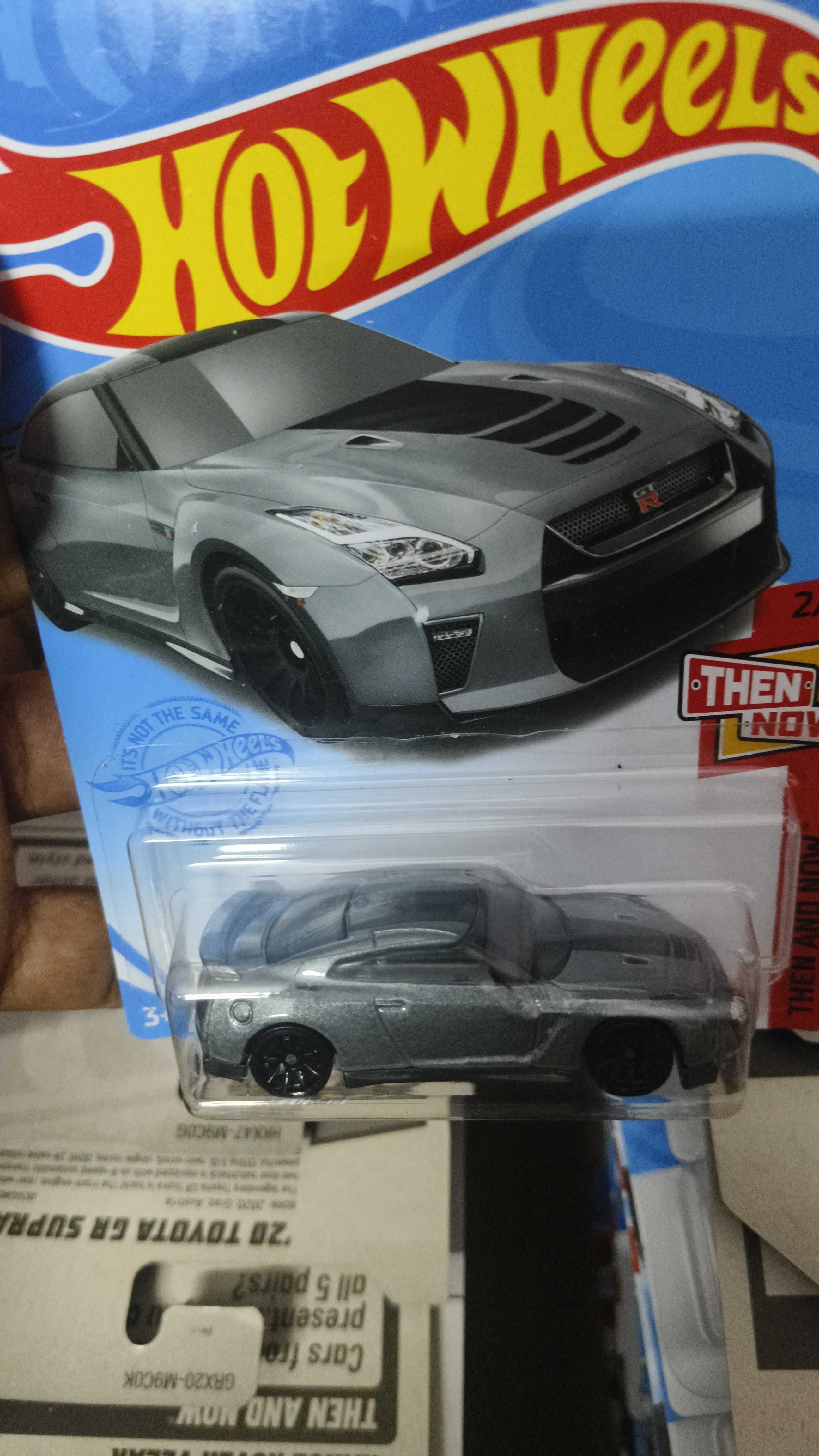 Hot Wheels Nissan GT-R R35 - Grey (Creased condition US Card) - Harla Hotwheels Diecast 