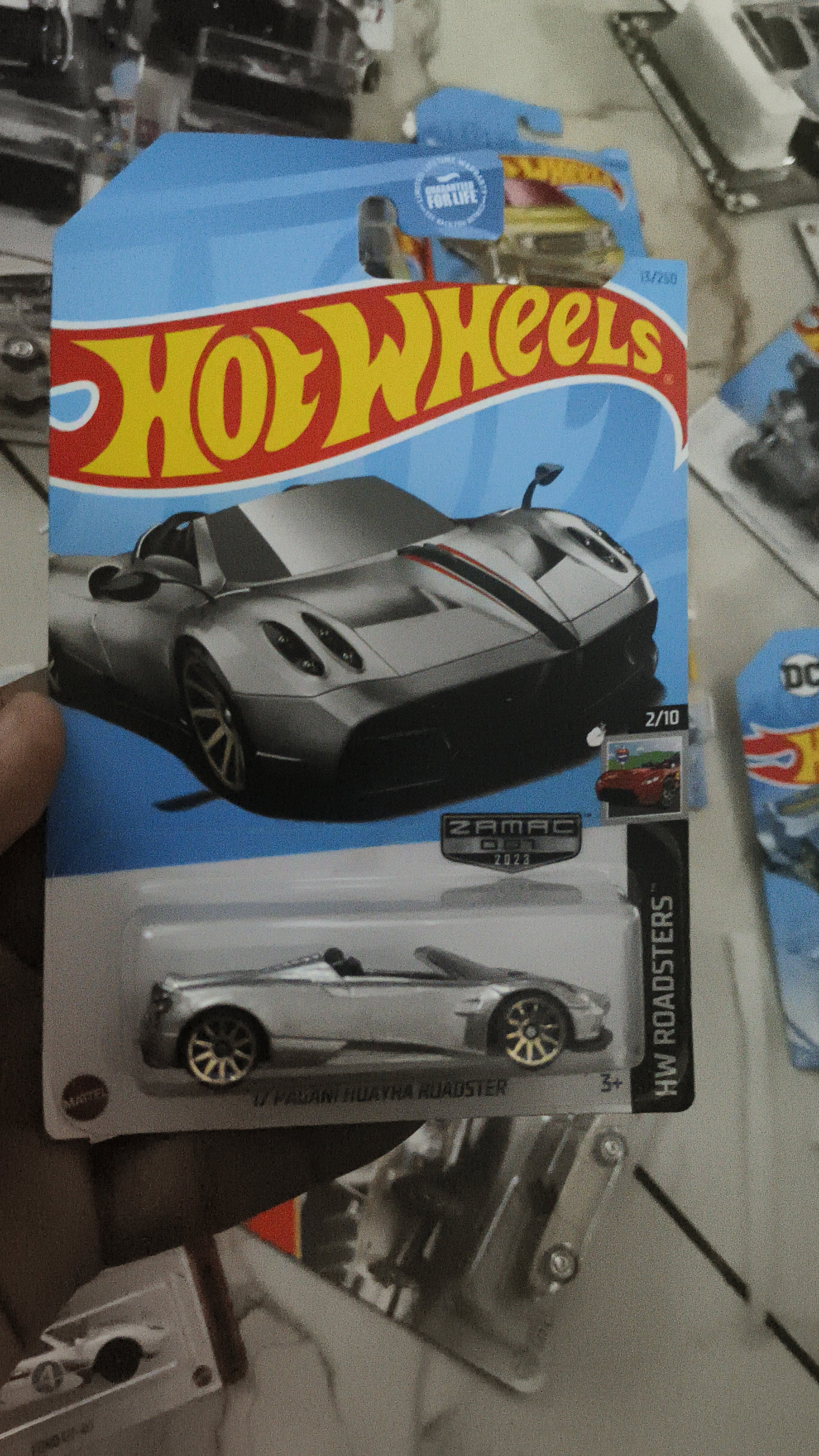 Hot Wheels 17 Pagani Hyuara Roadster (Zamac) - Harla Hotwheels Diecast 